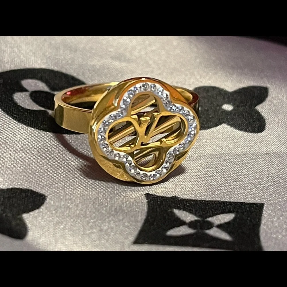 Ring - Picture 3 of 3